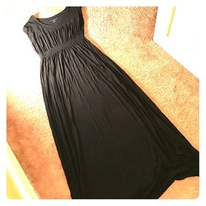 Liz Lange Maternity maxi dress