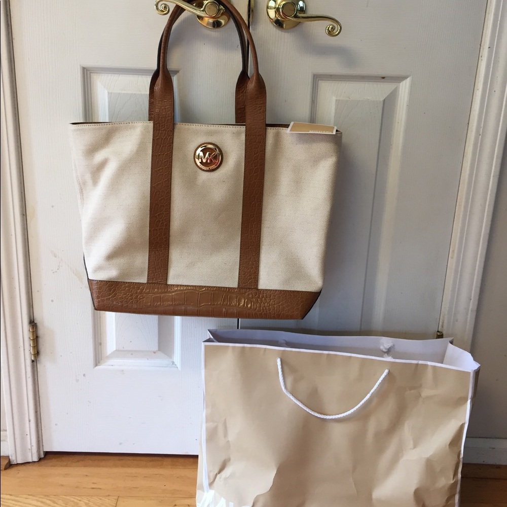 NWT Large Natural Color Tote with Leather
