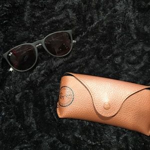 Ray ban Erika, tortoise colored sunglasses & case