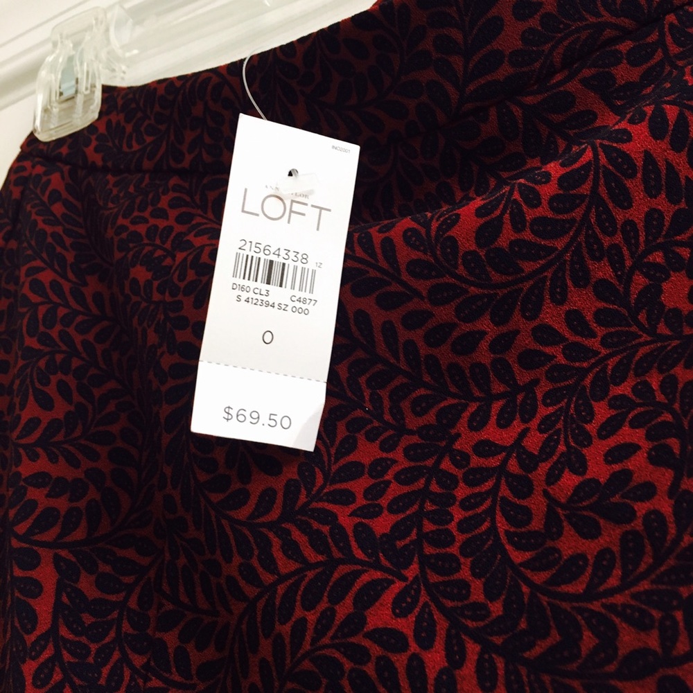 LOFT Vine Patterned Knee Length Skirt • Size 0 - Picture 3 of 3