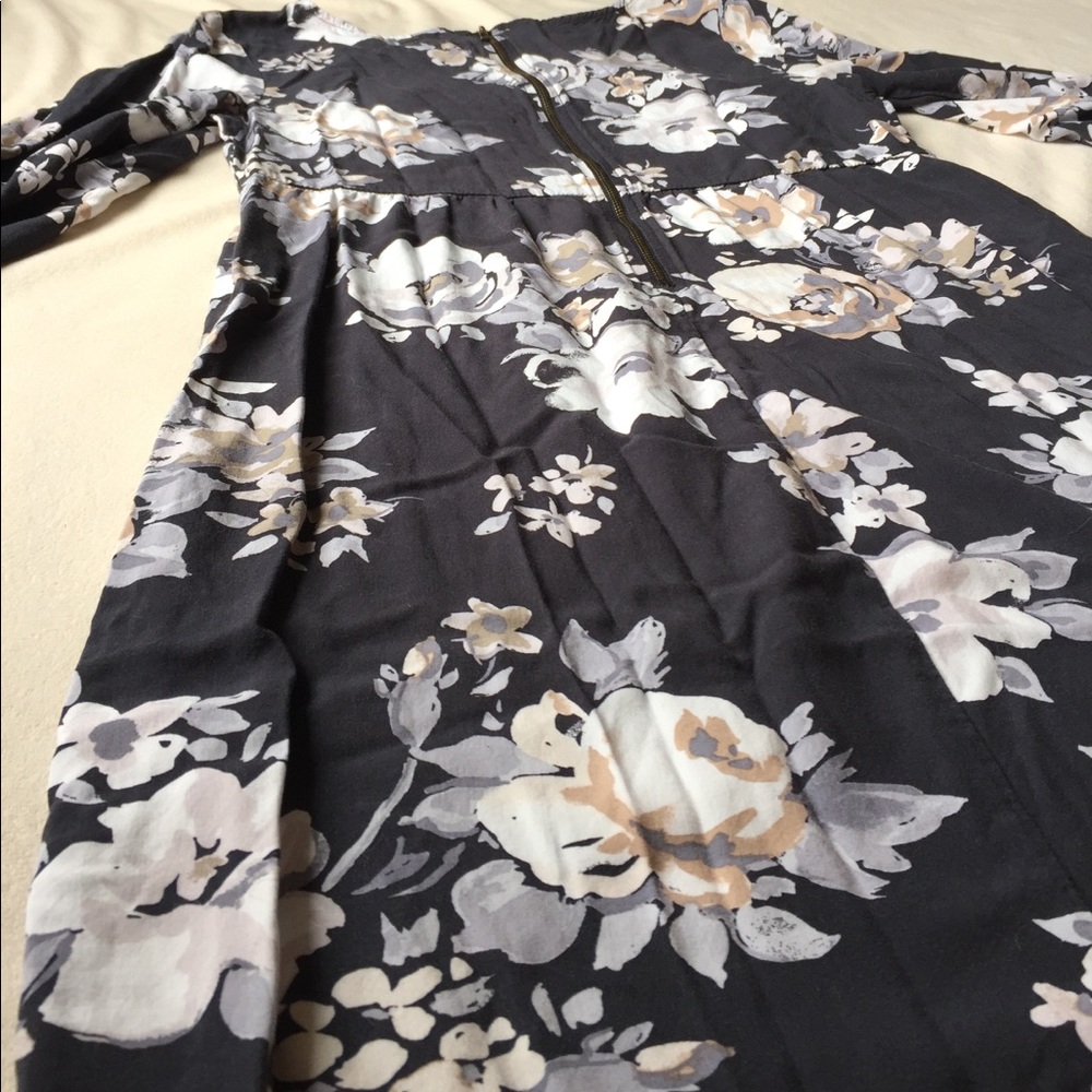 👜DONATED🌂 - Picture 5 of 8