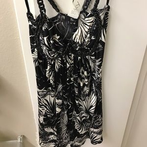 NWT SKY Black & White Tropical Dress Size M