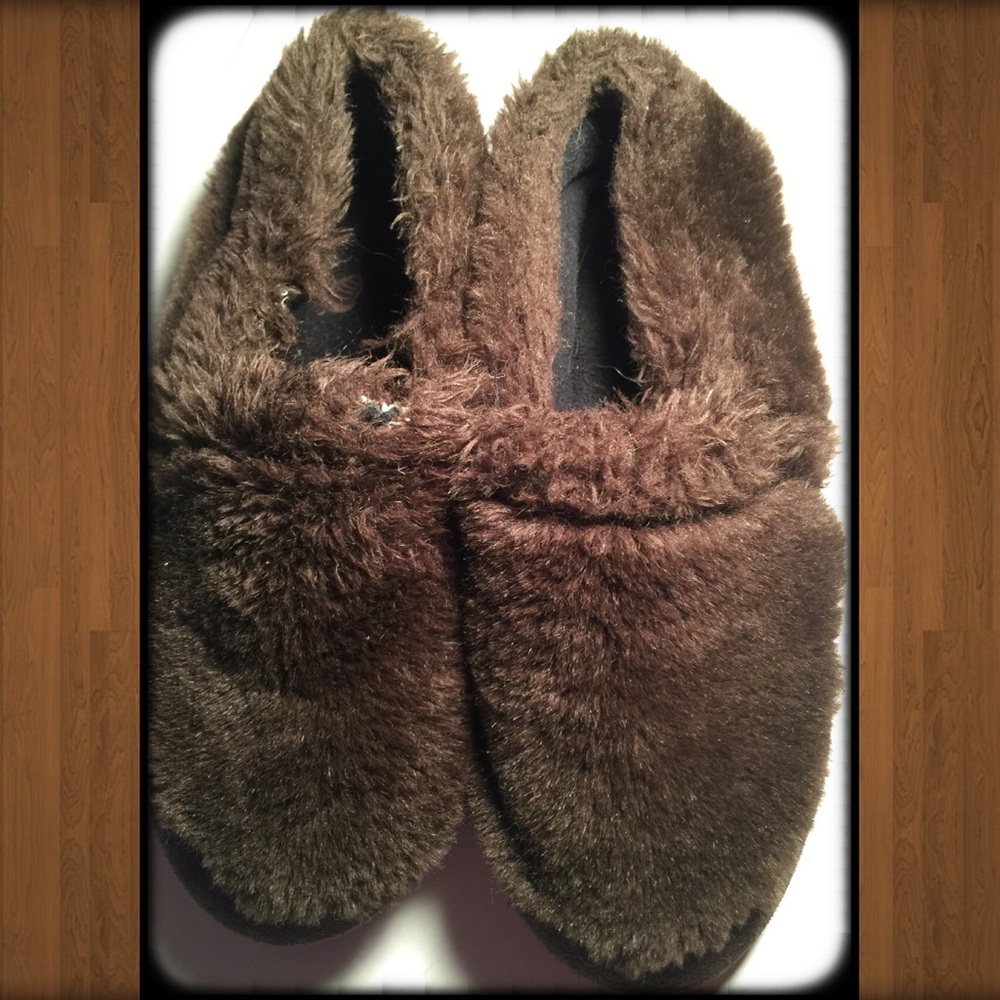 Acorn furry very cushioned inside & warm slipper