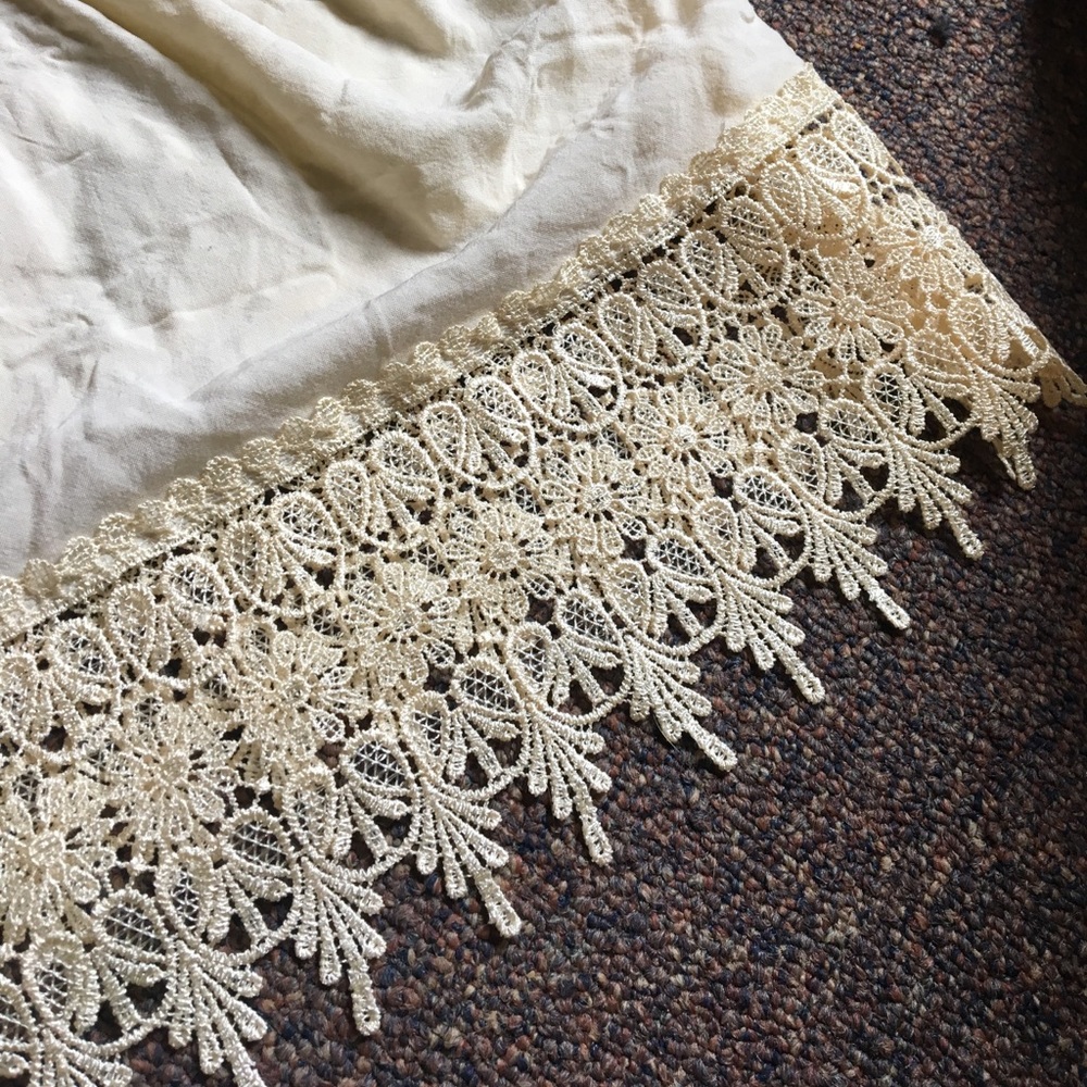 Racer-Back Cropped Top - Picture 3 of 4
