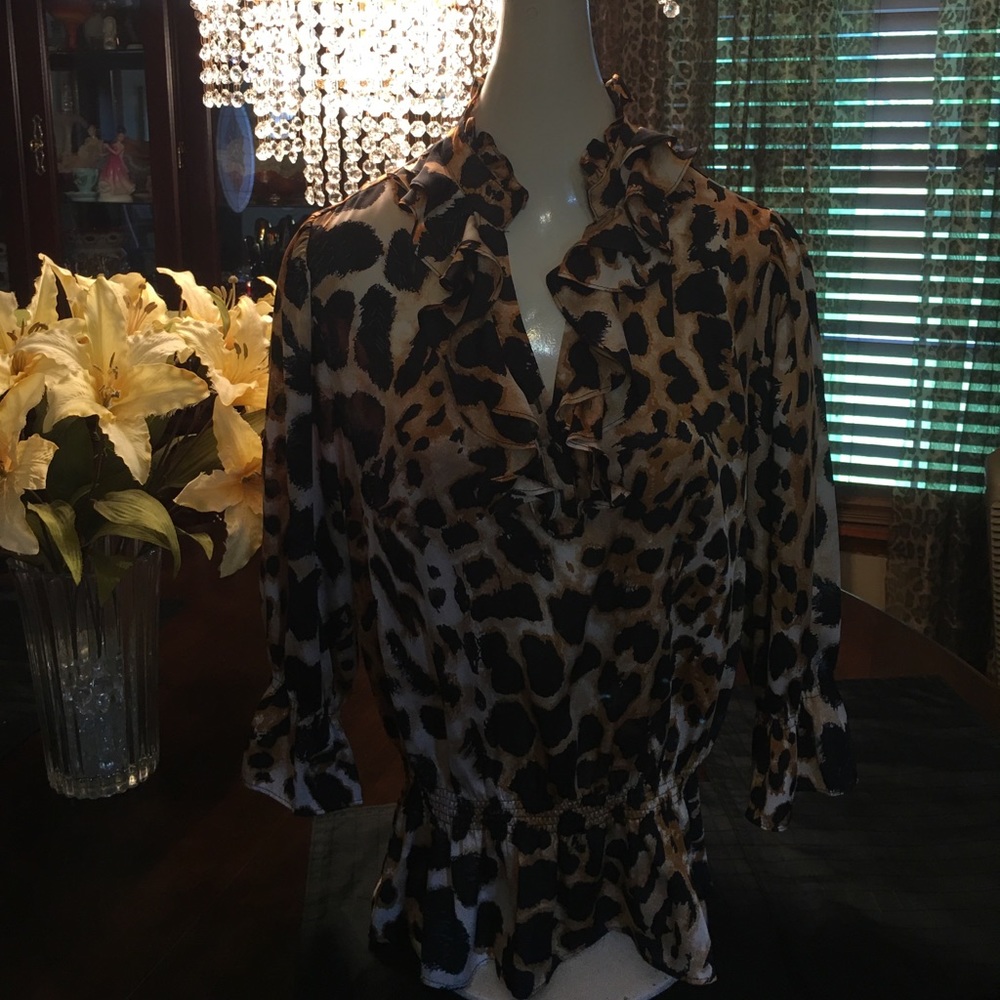 Leopard ruffled top
