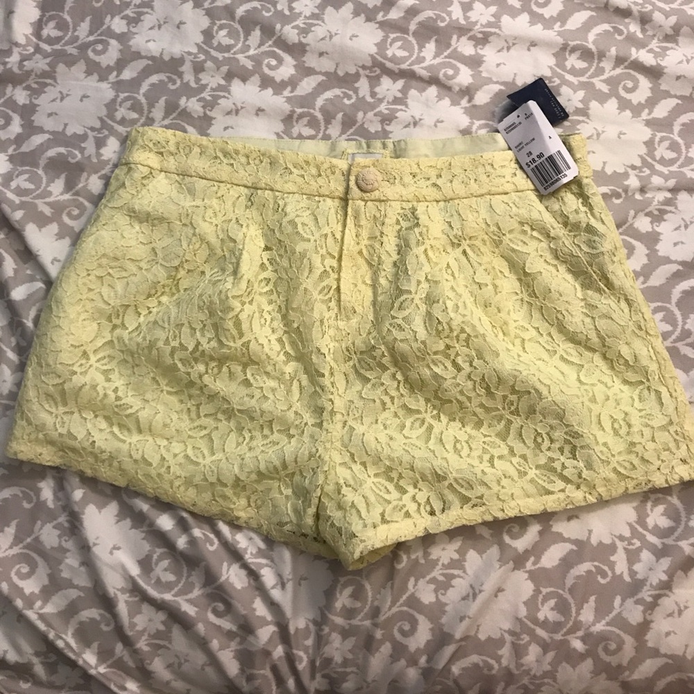 NWT LACE SHORTS (28)