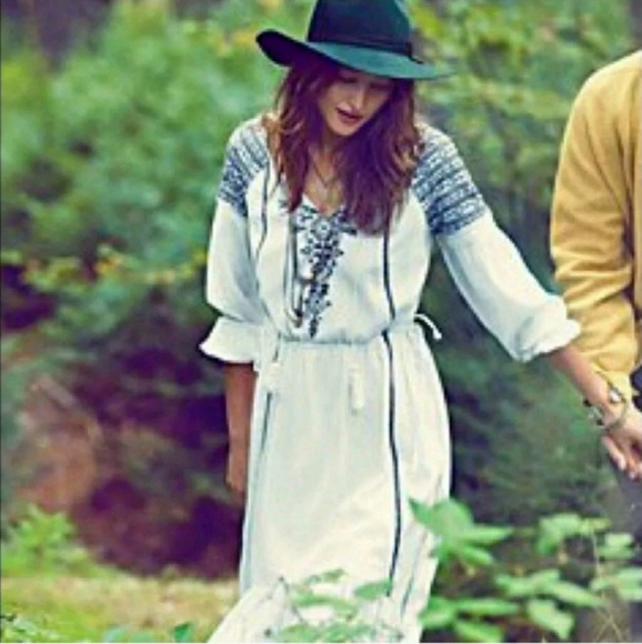 Free People Dresses & Skirts - NWT Free People Ivory Embroidered Boho Dress