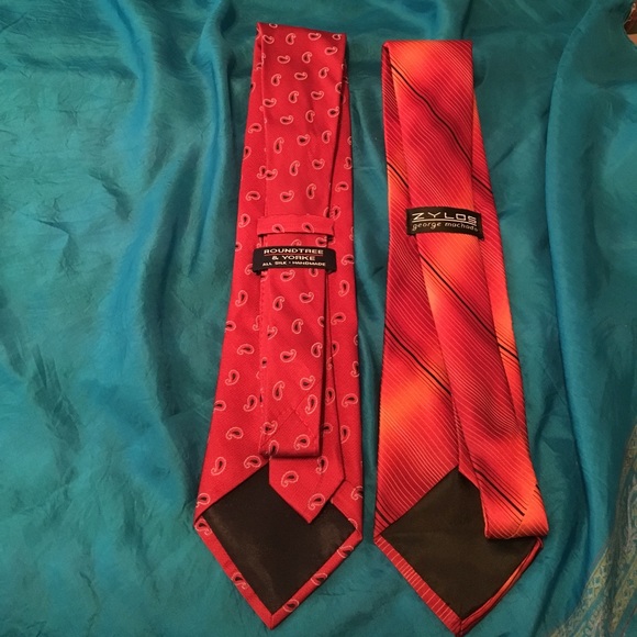 Powerful Red! Tie Duo. - Picture 1 of 3