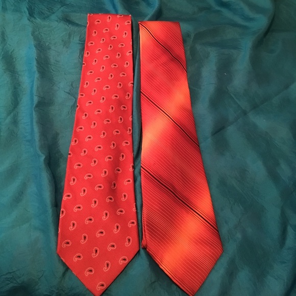 Powerful Red! Tie Duo. - Picture 2 of 3