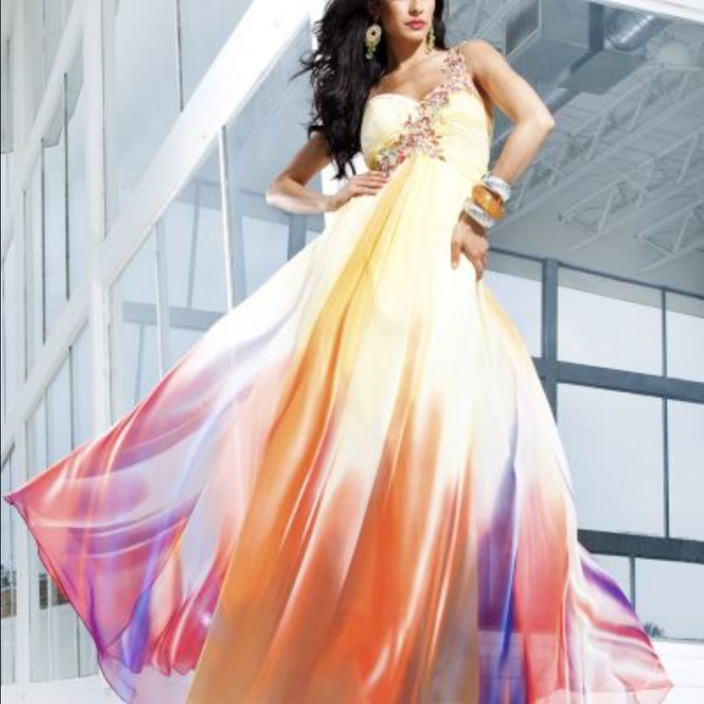 Tony Bowls prom dress size 14