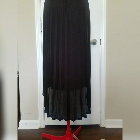 Long, sexy, black, hi-low dress - Picture 5 of 7