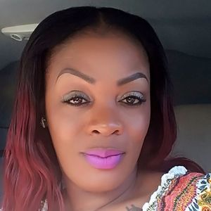 Meet your Posher, Yolanda