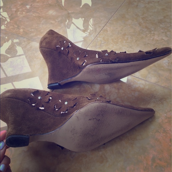 Turkish made brown suede pointed-toe heels - Picture 3 of 3