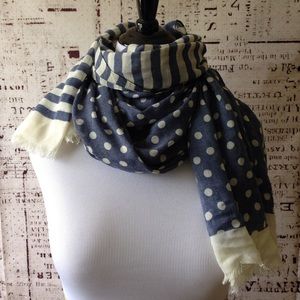 Land's End Scarf looks brand new.