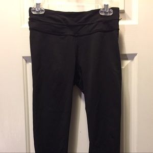 Black Lululemon size 2 crop workout leggings