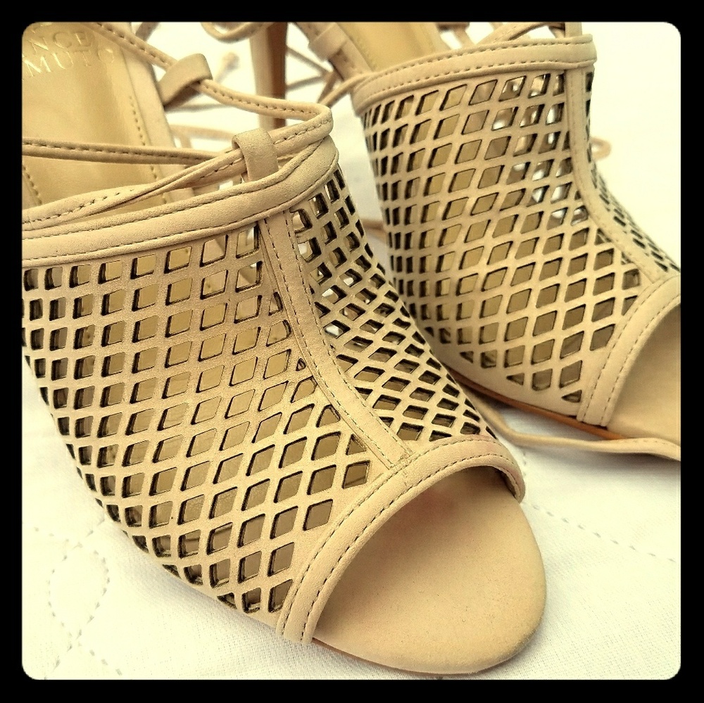 NEW Vince Camuto Nude Leather Strappy heels