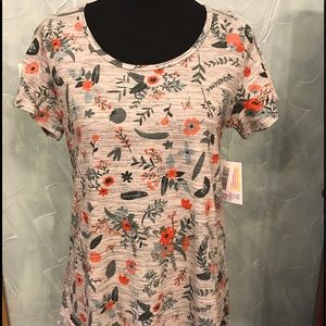 LulaRoe- Classic T
