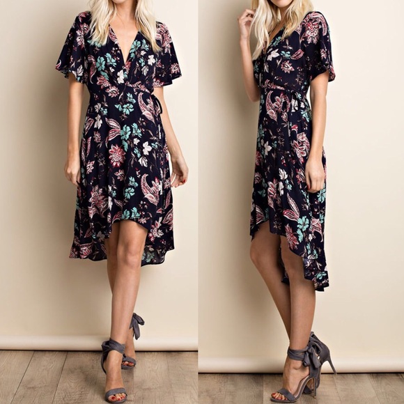 🆕 Floral print woven short sleeve wrap dress - Picture 2 of 3