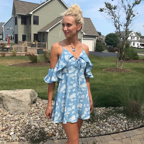 Dresses & Skirts - Adorable romper dress!