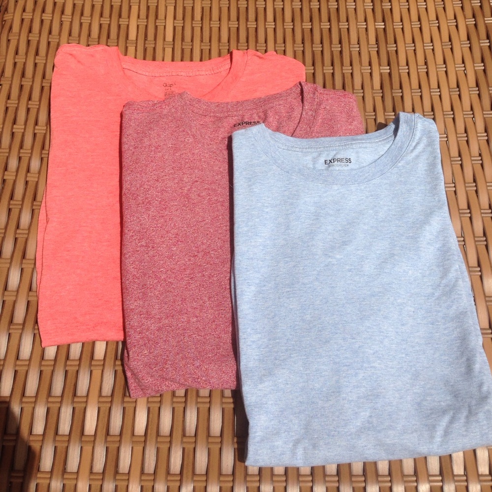 3 Large T-Shirts