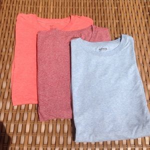 3 Large T-Shirts