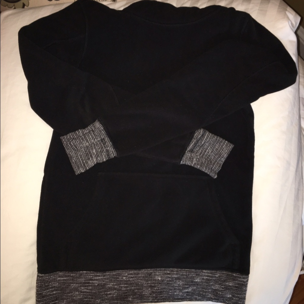 Lululemon Sweatershirt
