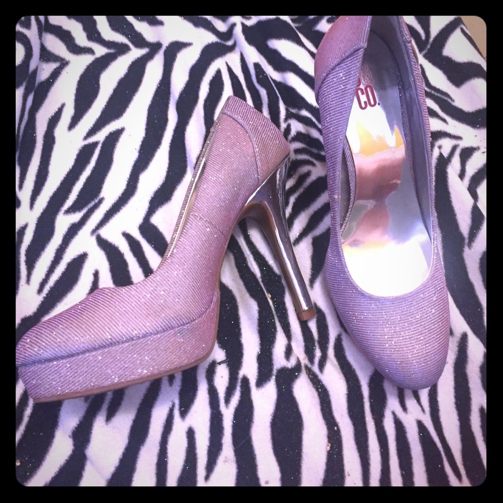 💙Sale💙Iridescent purple glitter heels!