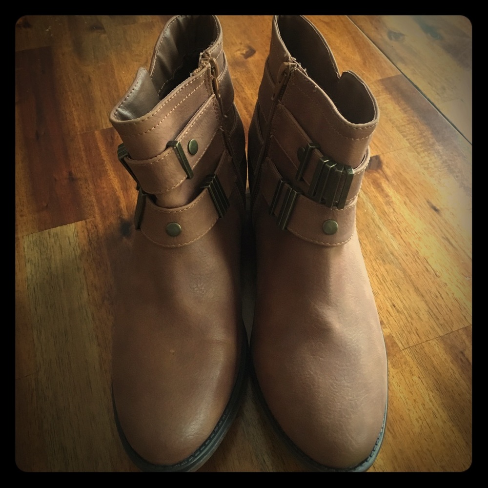Justfab tan booties. Woman's 81/2.