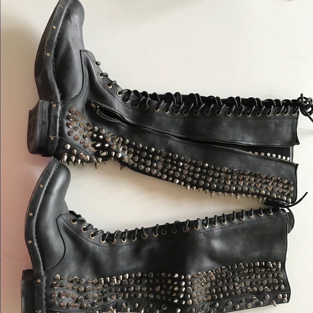 Jeffrey Campbell