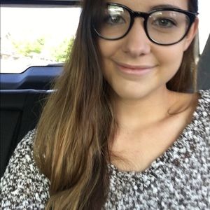 Meet your Posher, Hannah