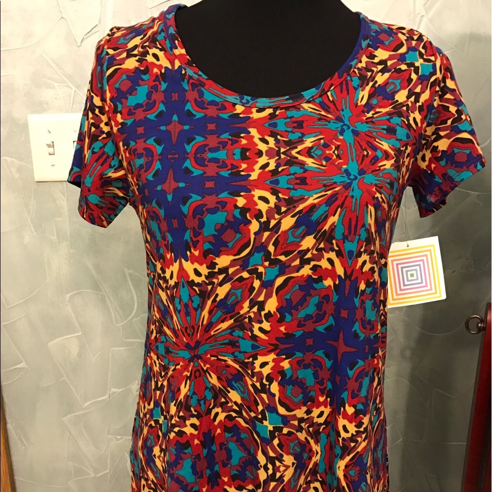 LuLaRoe - Classic T