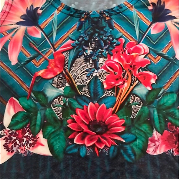 Floral Crop Top - Picture 3 of 5