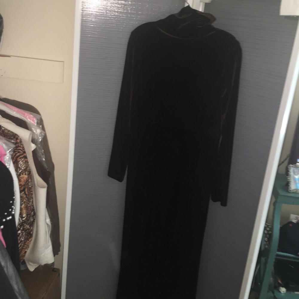 Velevet feel fitted maxi dress