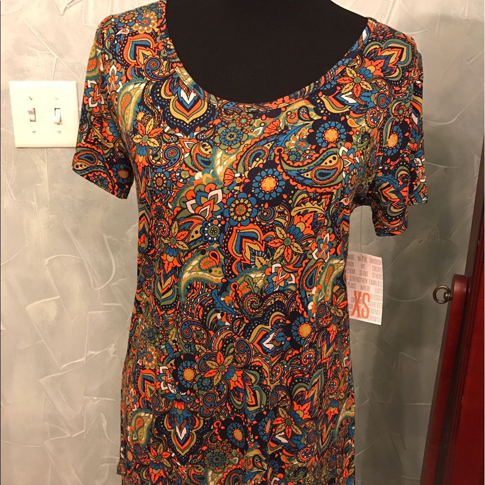 LuLaRoe - Classic T