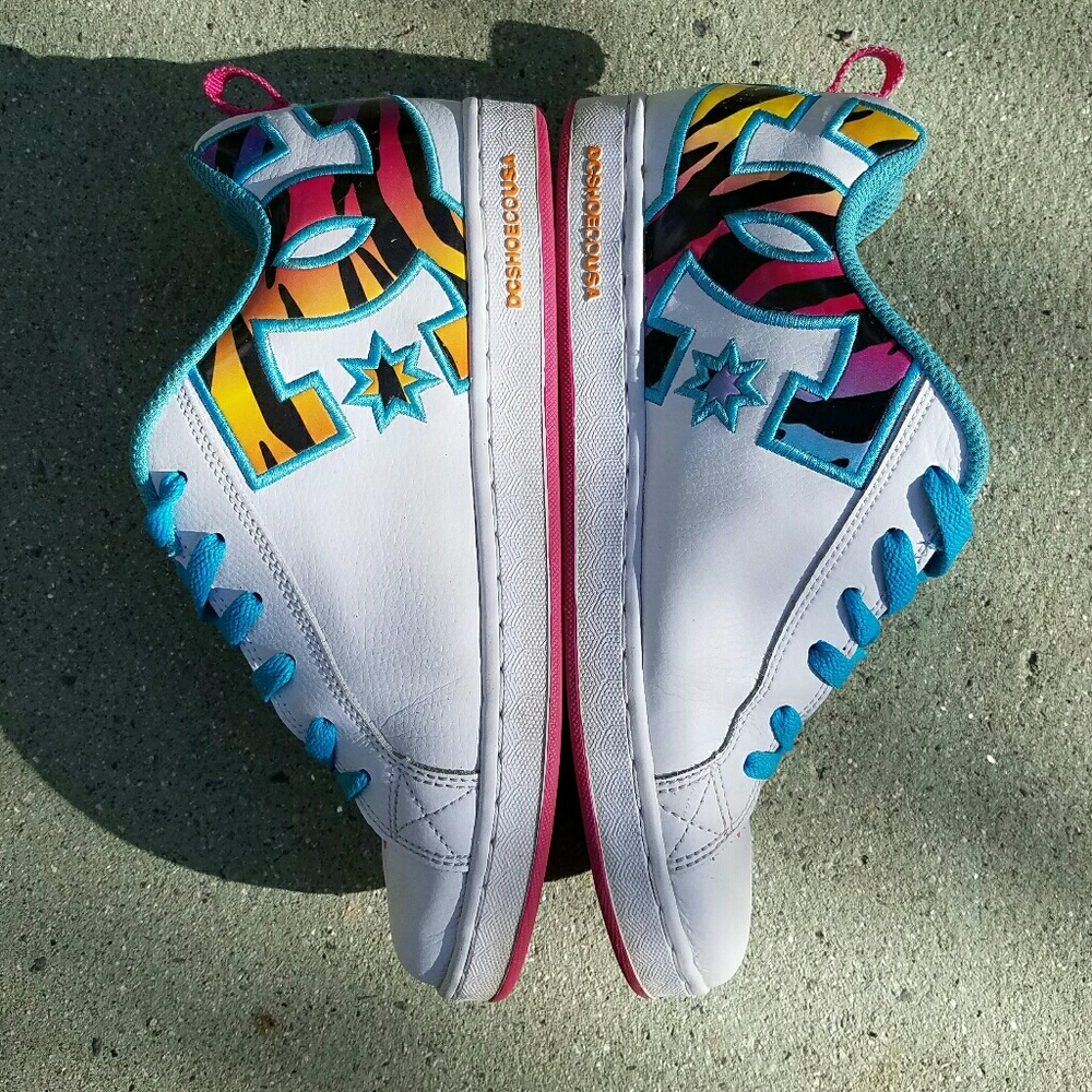 ***DC- Court Graffik SE*** FINAL SALE PRICE!