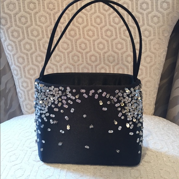 Classic Classy Black evening Bag - Picture 2 of 5