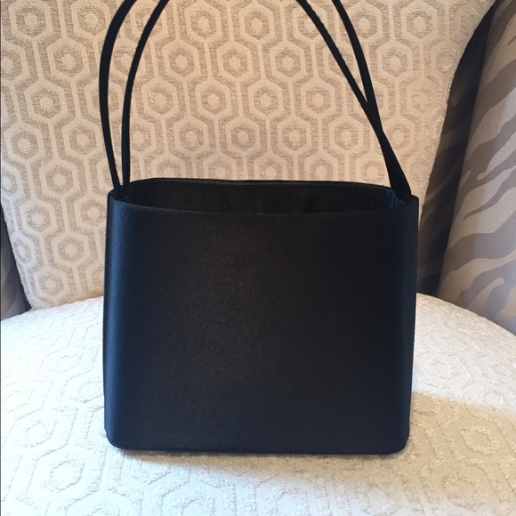 Classic Classy Black evening Bag - Picture 4 of 5