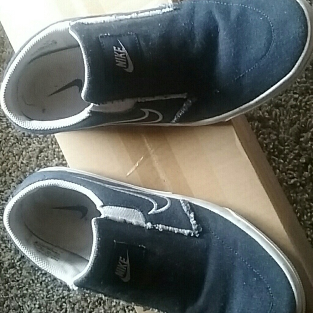 Nikes casual canvas slip on's