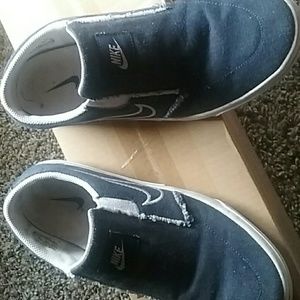 Nikes casual canvas slip on's