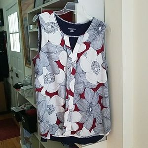 White and navy blue floral patterned top