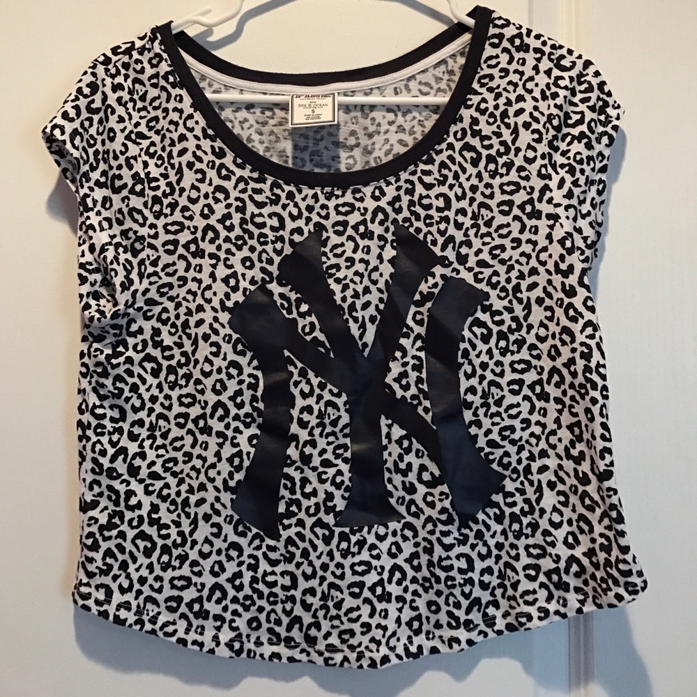 PINK Victoria's Secret cheetah Yankee tee