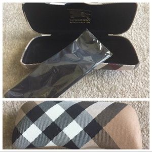 **NEW** Authentic Burberry Clamshell Glasses Case