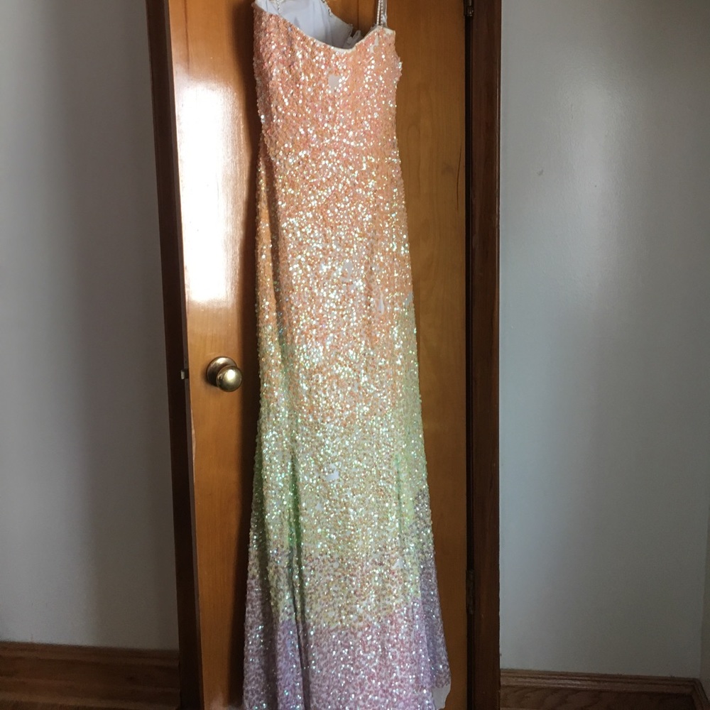Prom pageant dress size 12. 5'5"