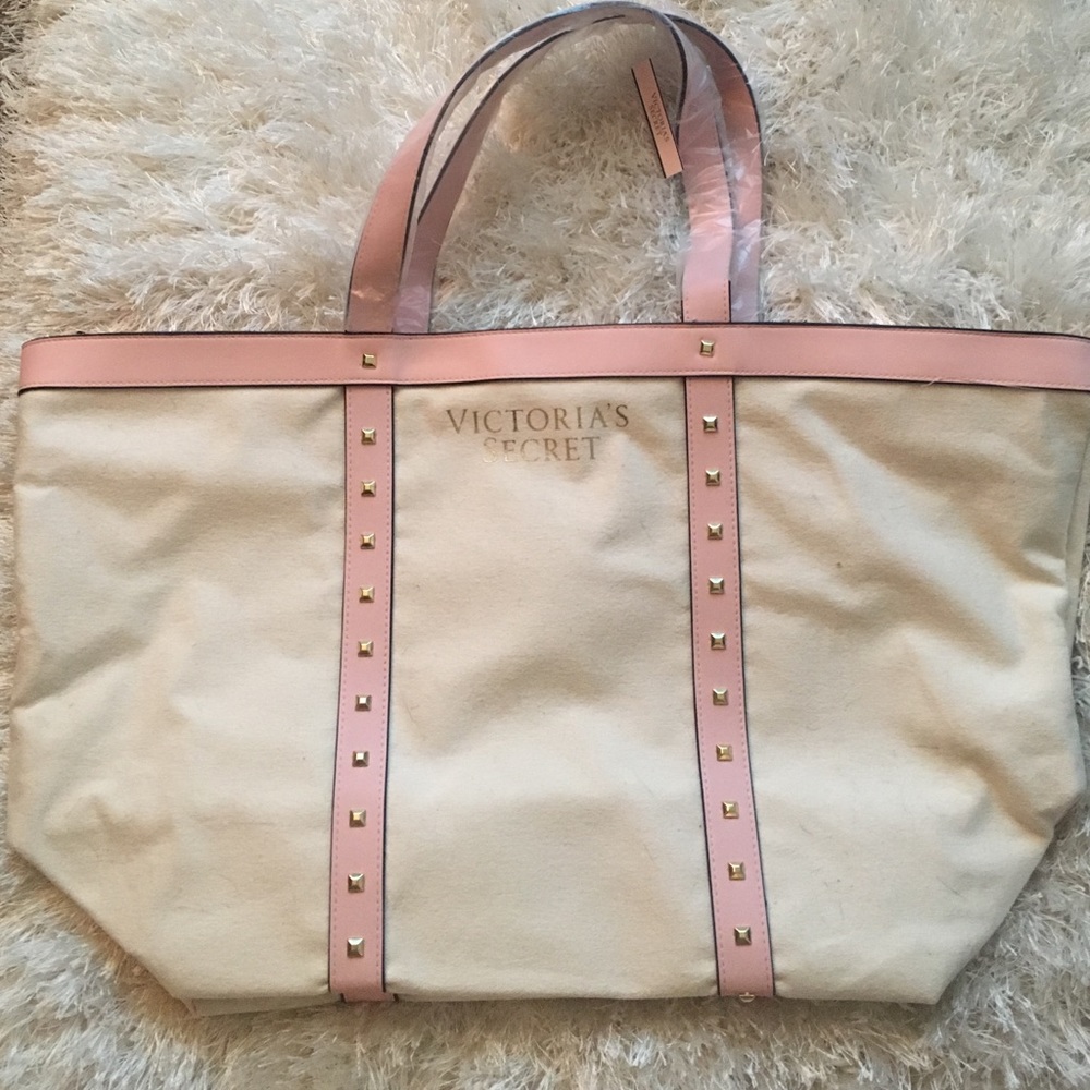 Victoria's Secret tote.💕