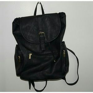 Snap and draw-string backpack