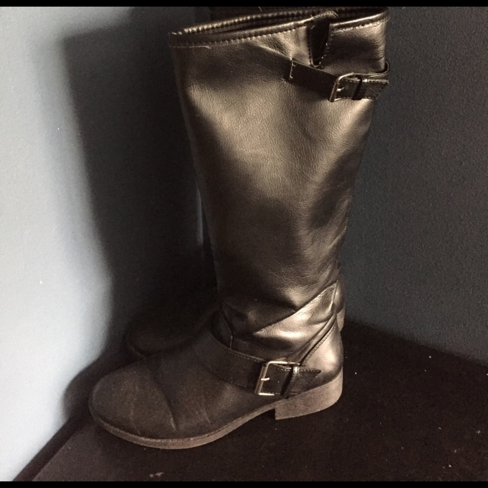 Black boots