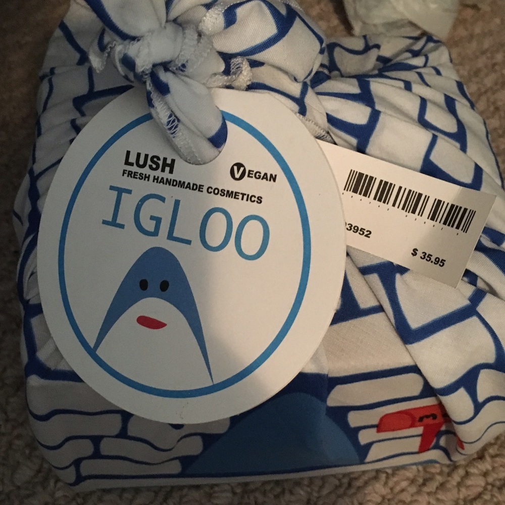 LUSH NWT Igloo gift older so probably expired