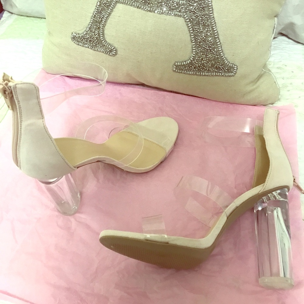 Nude heels 👠😍 1 day sale 🤗