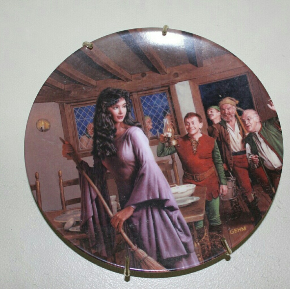 Decorative wall or shelf plate Home Decor