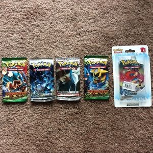 5 Pokémon cards booster packs NEW!